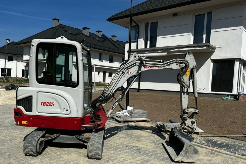 Minikoparka TB225